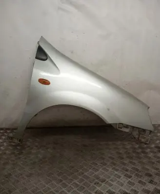 Nissan Almera Tino Fender