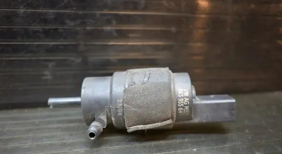 Audi A4 S4 B8 8K Windscreen/windshield washer pump 8K5955647