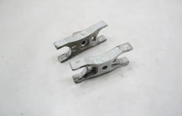 Volkswagen Caddy Fuel Injector clamp holder 04L216