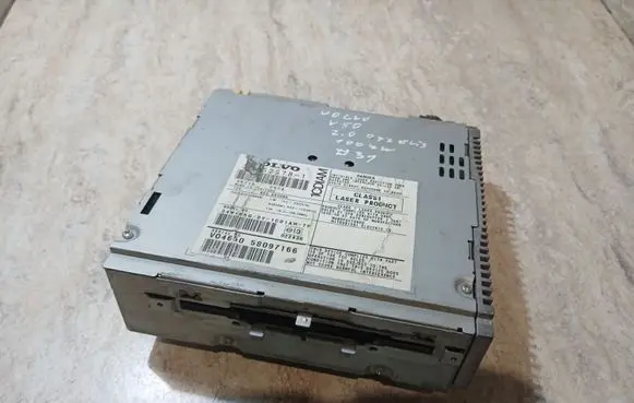 Volvo V50 Radio/CD/DVD/GPS head unit V04650
