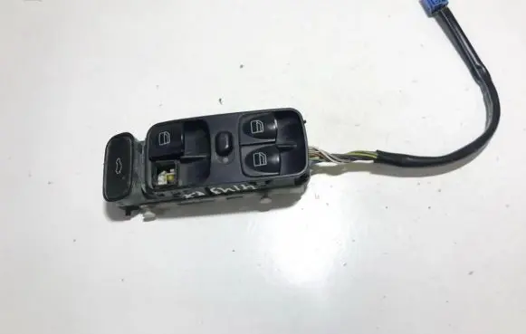 Mercedes-Benz C W203 Electric window control switch a2038200110 501809