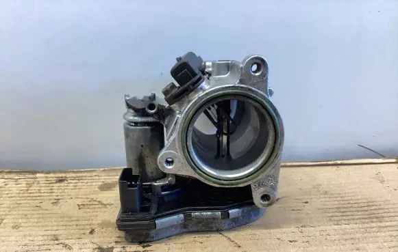 Land Rover Evoque II Throttle valve 9687888280