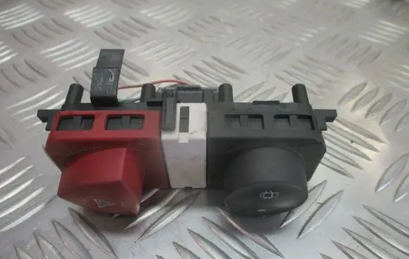 Renault Megane II Hazard light switch 820095493