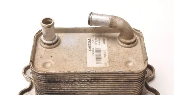 Volvo V50 Engine oil radiator 31201911