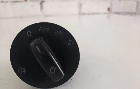 Volkswagen PASSAT B6 Light switch 1K0941431BK
