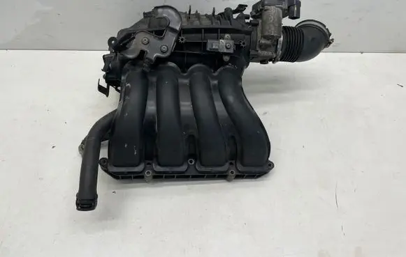 BMW 1 E81 E87 Intake manifold 7156066