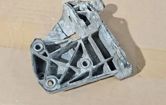 BMW 3 E46 A/C compressor mount bracket 7794174