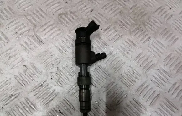 Peugeot 2008 I Fuel injector 0445110340