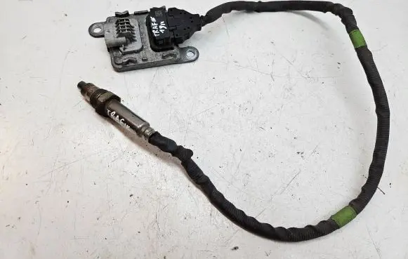 Renault Trafic III (X82) Lambda probe sensor 227905433R A3C0143410002