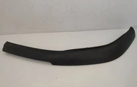 Front bumper lip