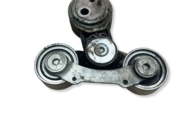 Volvo V60 Generator/alternator belt tensioner 31339090