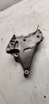 Volkswagen PASSAT B6 Engine mounting bracket 03g199207e