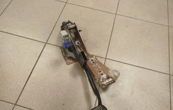Ford Transit - Tourneo Connect Brake pedal av612467ae