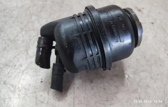 Volkswagen Amarok Power steering fluid tank/reservoir