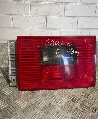Tailgate rear/tail lights