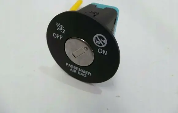 Passenger airbag on/off switch