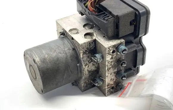 BMW X5 F15 ABS Pump 6864790