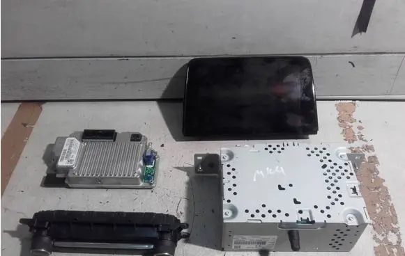 Ford Focus Radio/CD/DVD/GPS head unit JX7115K810LAM 5U5T14G371GKF JX7118B955FD