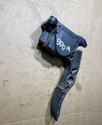 Mercedes-Benz Sprinter W906 Accelerator throttle pedal A9063000404 9063000404 0280755023