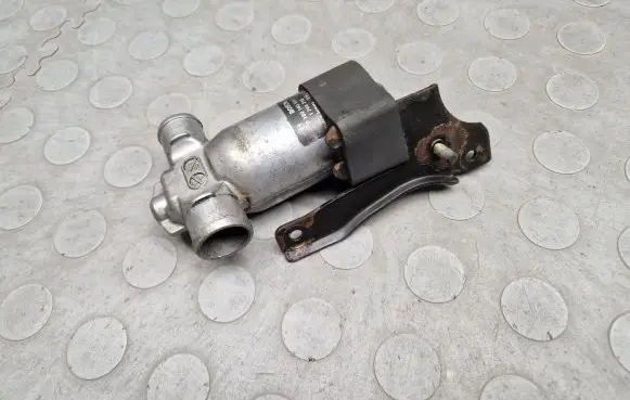 BMW 5 E39 Idle control valve (regulator) 1744713 0280140545
