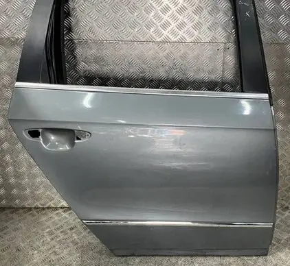 Volkswagen PASSAT B6 Rear door PASSATB6 HAMU4079754