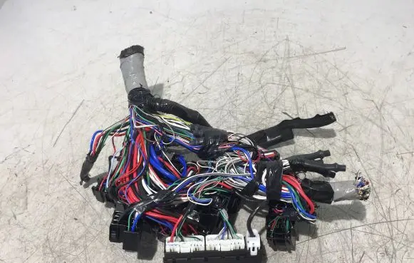 Toyota Auris E180 Fuse module 8264147020 72818502 03S111813