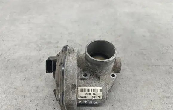 Ford Focus C-MAX Throttle body valve 