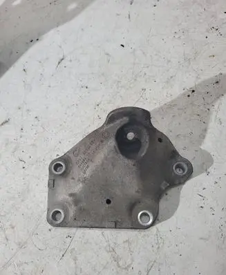 BMW 5 E60 E61 Engine mounting bracket 6776669 24168110