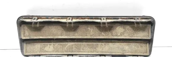 BMW 5 E34 Quarter panel pressure vent 1946028