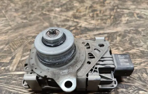 Alfa Romeo Stelvio Transfer box differential control unit 1800631768 00463374840