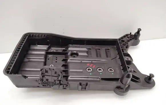Volkswagen Touran III Battery tray 5QF915325B