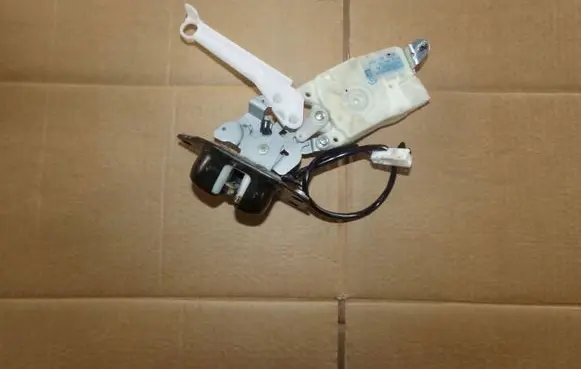 Nissan Quest Tailgate/trunk/boot lock/catch/latch