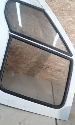 Fiat Ducato Front door window glass four-door
