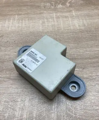 BMW 5 E60 E61 Aerial antenna amplifier 6935024 21367510