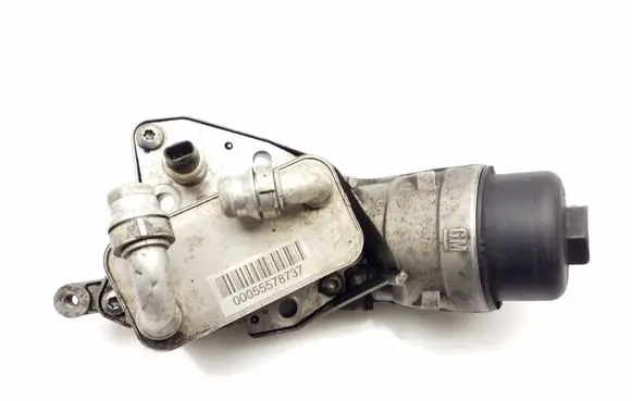 Opel Insignia A Oil filter mounting bracket 55578737