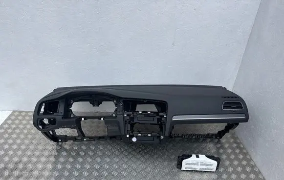 Volkswagen Golf VII Dashboard 5G1857181A 8V0880204J