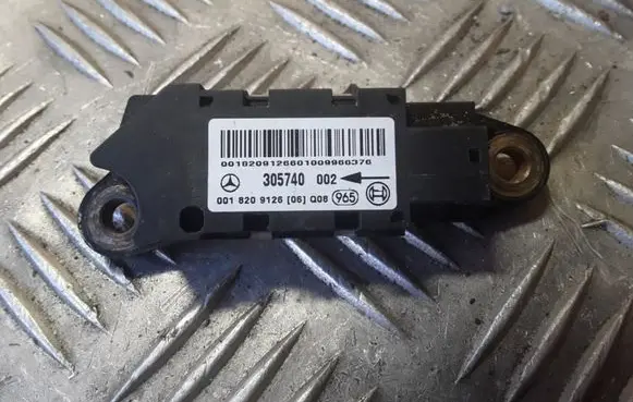 Mercedes-Benz CLS C219 Airbag deployment crash/impact sensor 0018209126