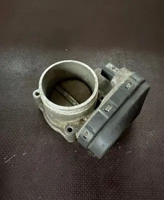 BMW 5 E60 E61 Throttle valve 7502444