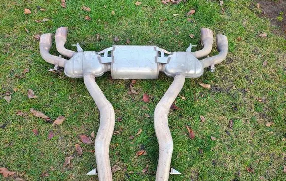 Muffler/silencer
