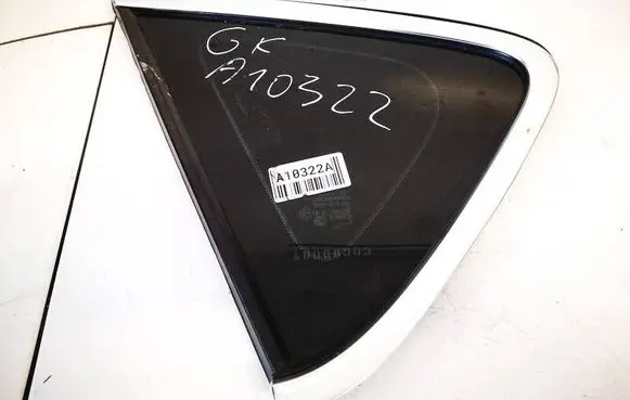 Opel Astra J Rear side window as2