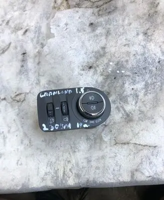 Opel Grandland X Light switch 39085924