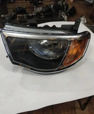 Mitsubishi L200 Headlight/headlamp