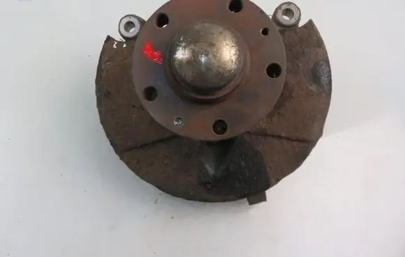 Front wheel hub spindle knuckle