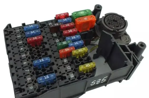 Mercedes-Benz E W210 Fuse box set 0015458401