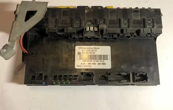 Mercedes-Benz E W211 Fuse module 2115455601 5DK00804757