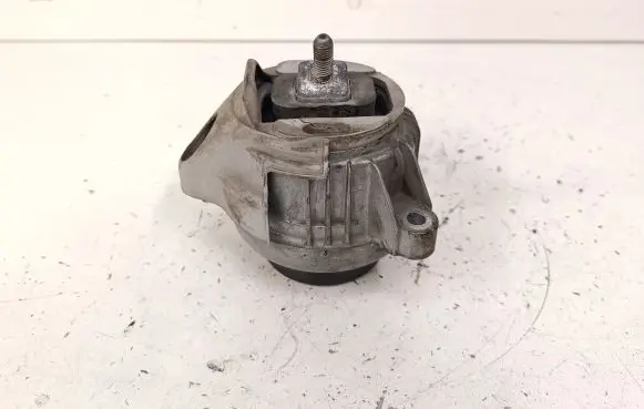 BMW X3 F25 Engine mount bracket 6785716