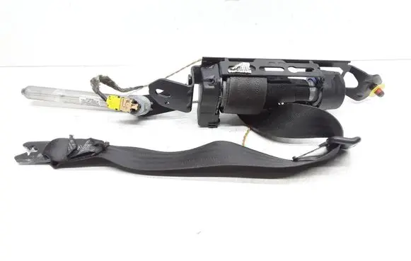 Volvo XC70 Front seatbelt 6841791