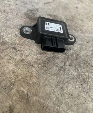Nissan Juke I F15 ESP acceleration yaw rate sensor 47930jg200