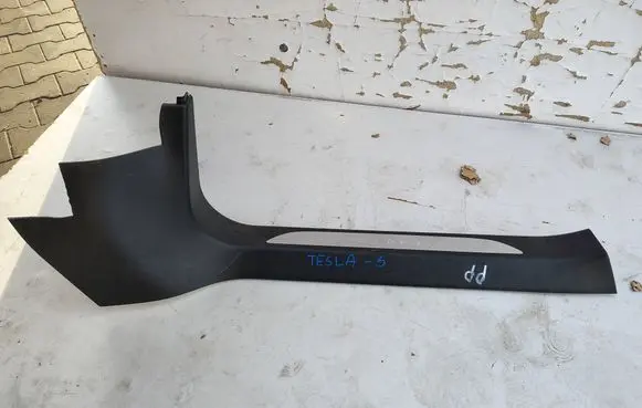 Tesla Model S Front sill trim cover 1030394-00-D
