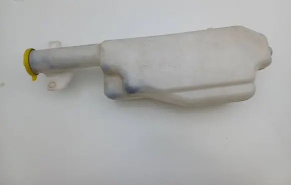 KIA Sephia Windshield washer fluid reservoir/tank 